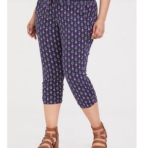 Torrid Capri Joggers Size 1.